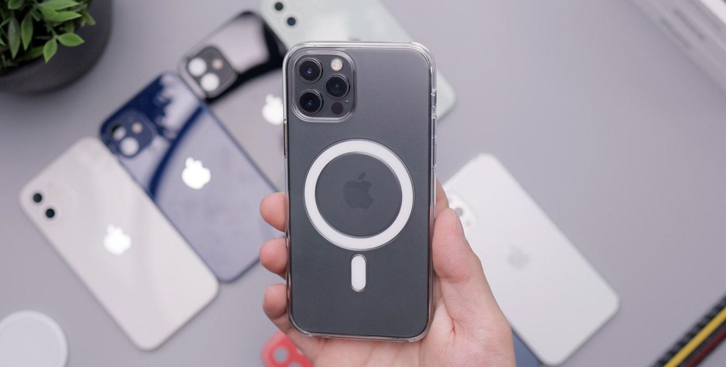 Apple lanza una batería portátil que se adhiere con imanes al iPhone 12:  MagSafe por fin sirve para algo más que fundas y cargadores