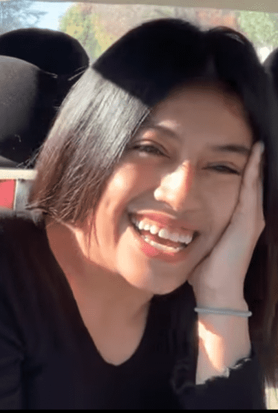 "Es lo que es": sube vídeo sonriendo tras el asesinato de su hija en un "exorcismo"