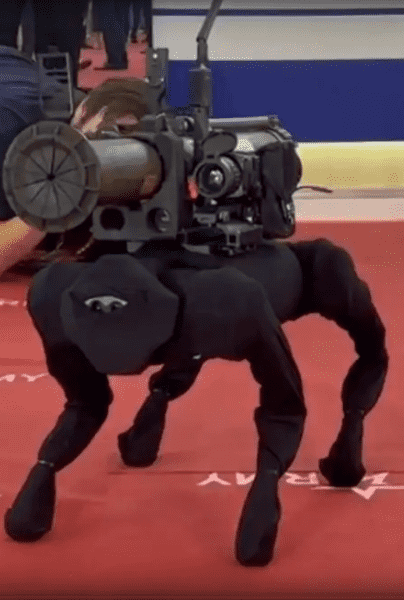 Rusia presenta perro-robot lanzamisiles en feria militar