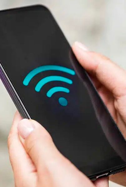 ¿Por qué desactivar el WiFi del celular al salir de casa?