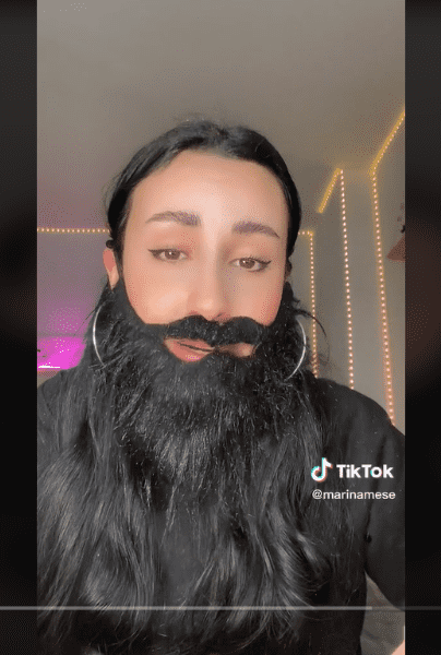 Tiktoker con barba negra larga | Captura de video de TikTok