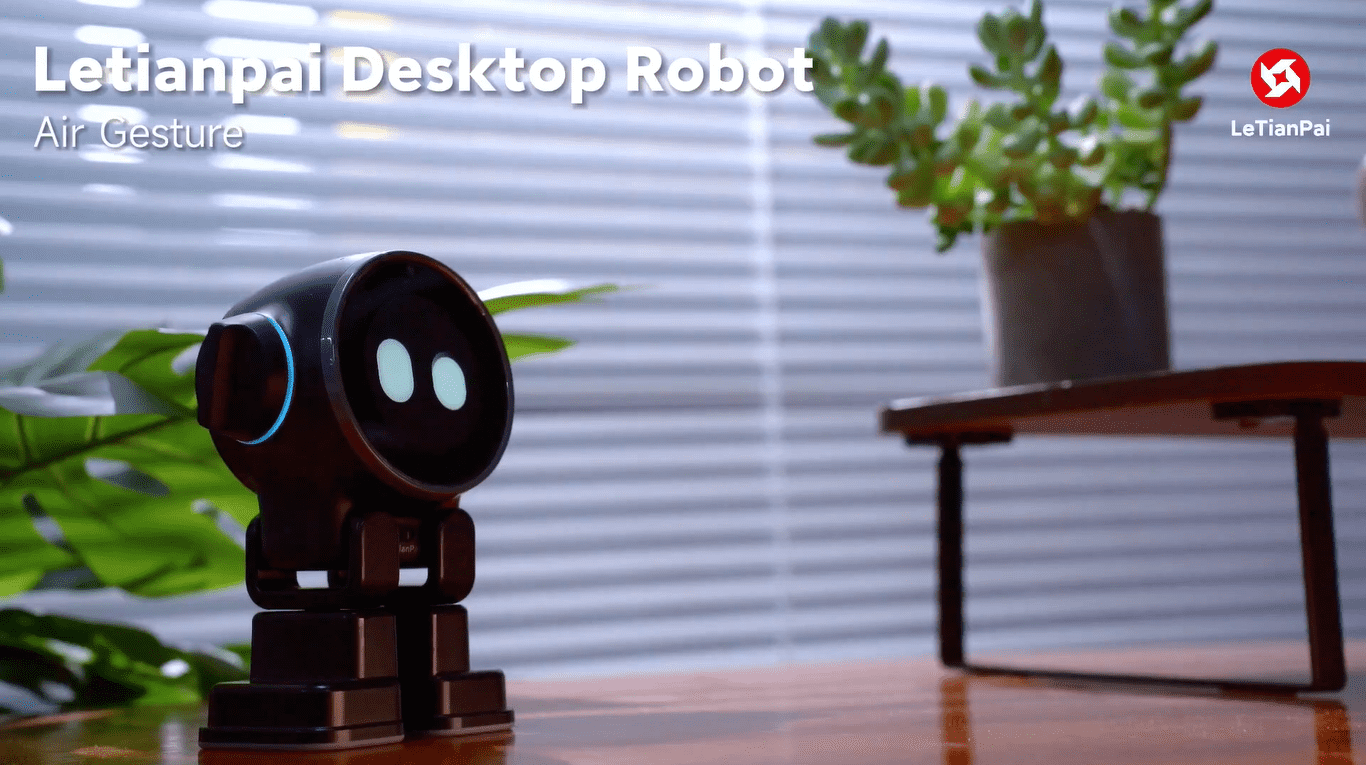 Optimista, el robot de escritorio que te hace compañía y funciona
